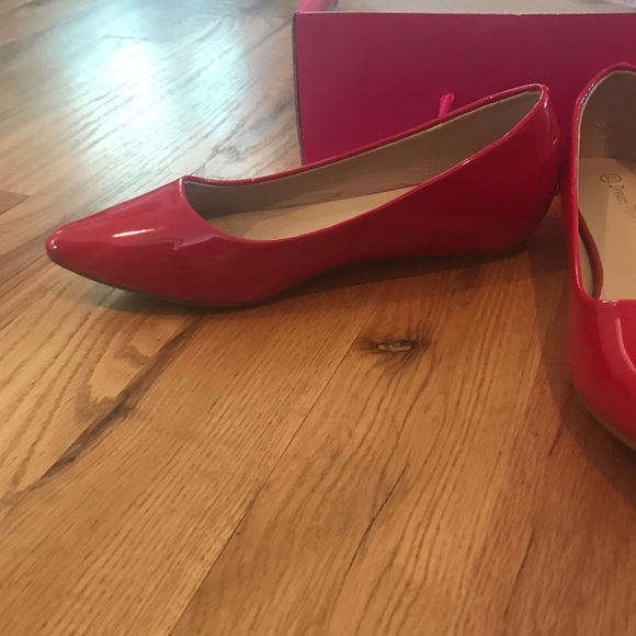 Red pointed toe flats - Picture 2 of 4